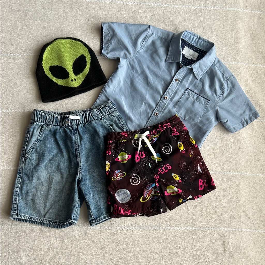 Buc-Ee's Space-Themed Kids' Shorts Bundle